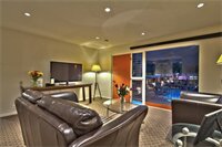 Фото Skylark Hotel