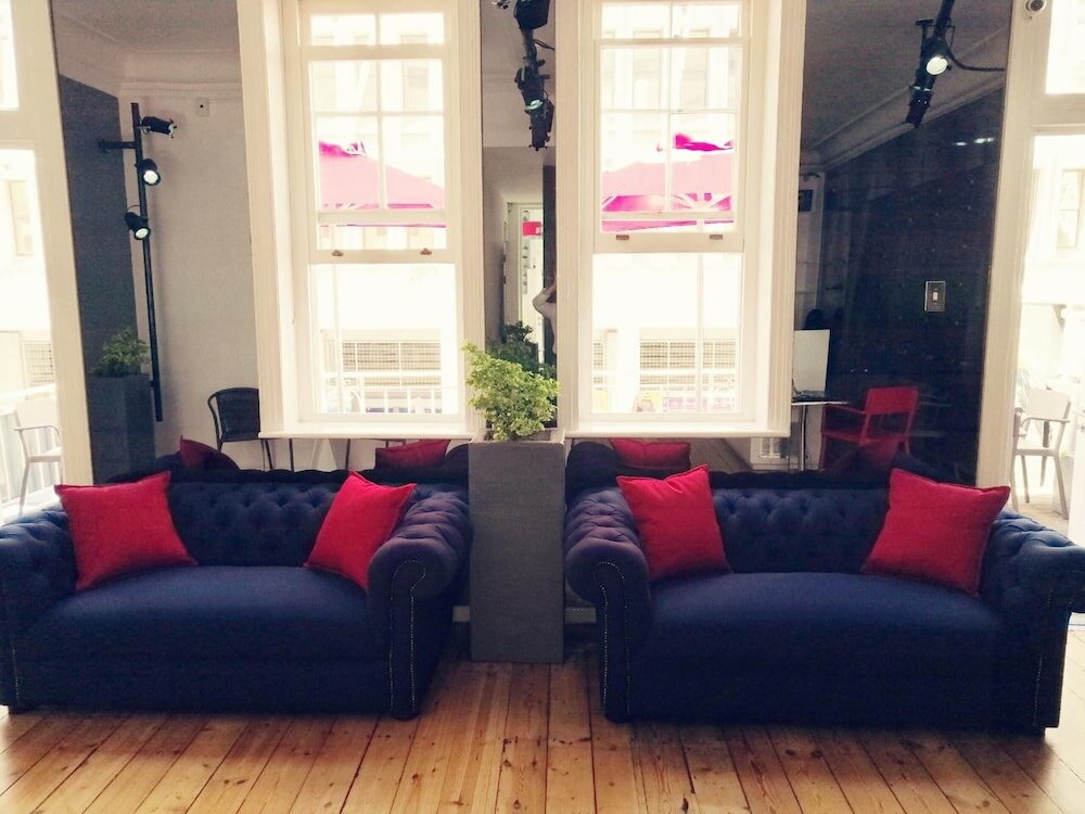 Фото Daddy Long Legs Art Hotel