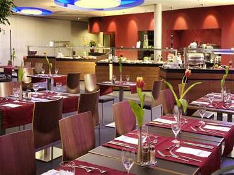 Фото Хилтон Гарден Инн Штутгарт Неккарпарк