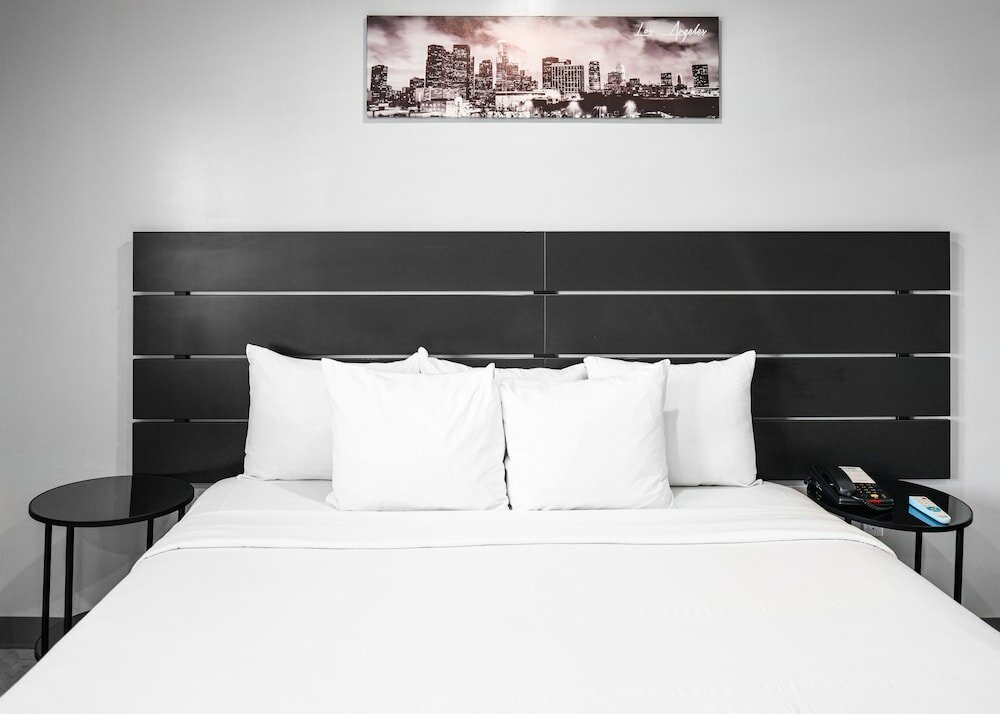 Фото Hollywood Inn Express Lax