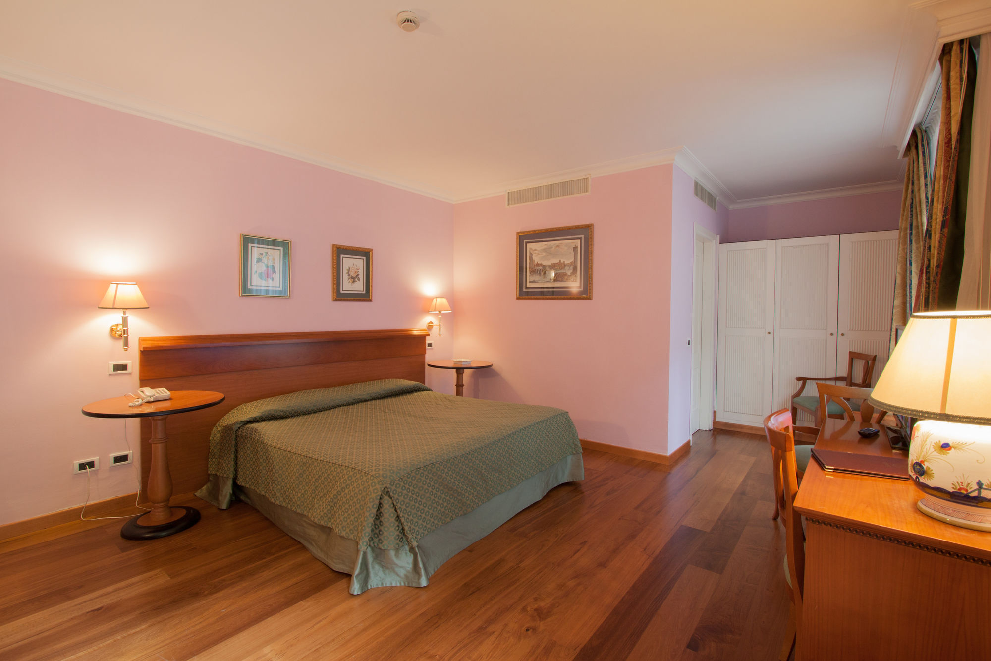 Фото Ateneo Garden Palace