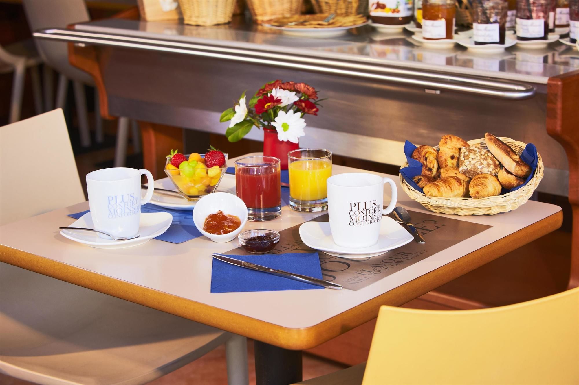 Фото Kyriad Nimes Ouest