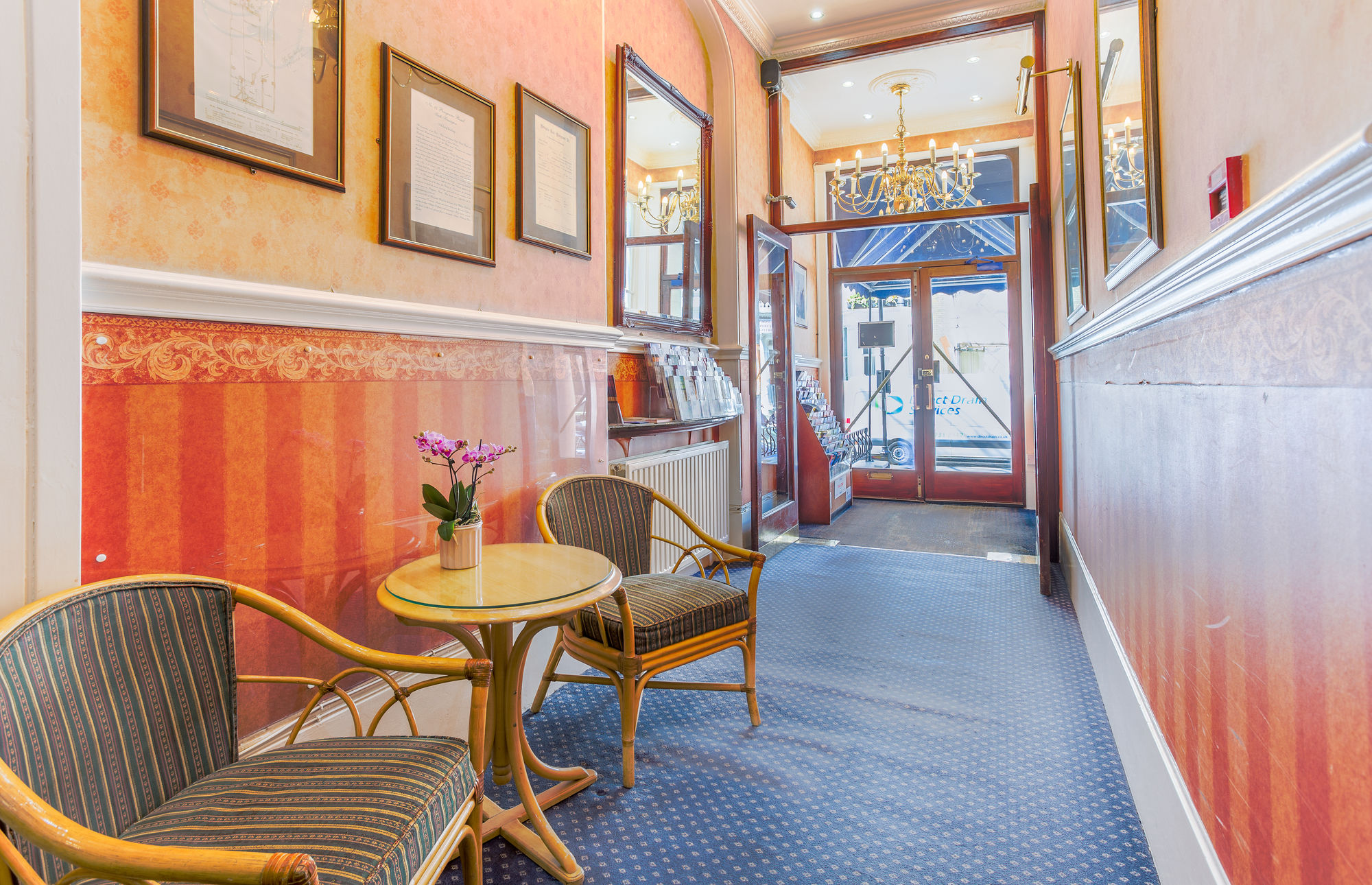 Фото London Town Hotel