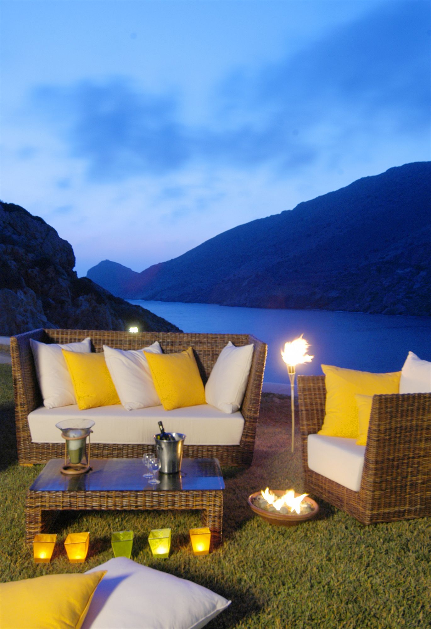 Фото Dolphin Bay Hotel