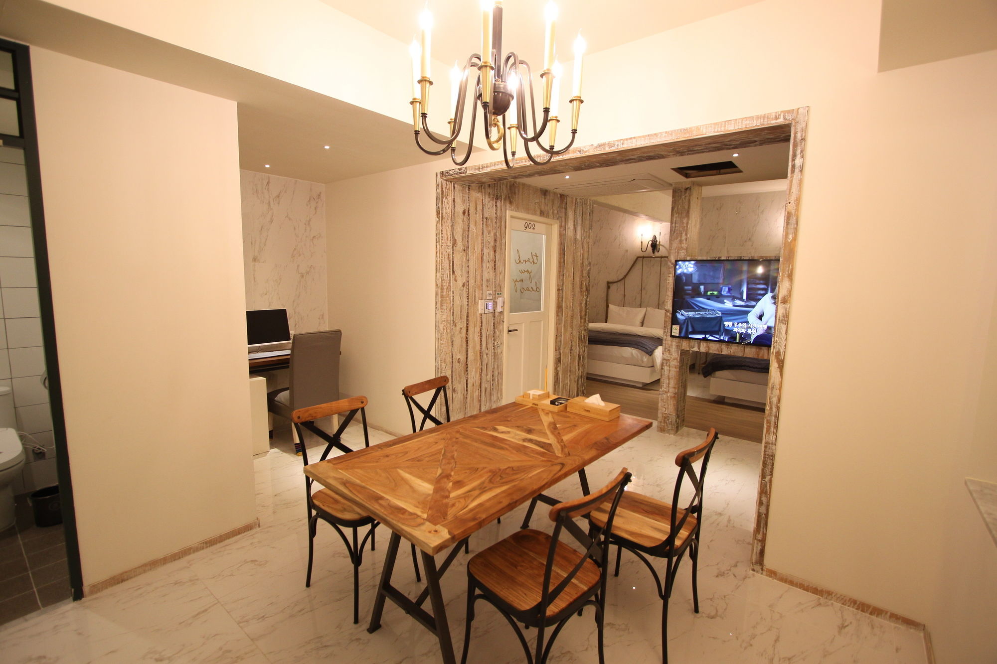 Фото February Hotel Sungseo