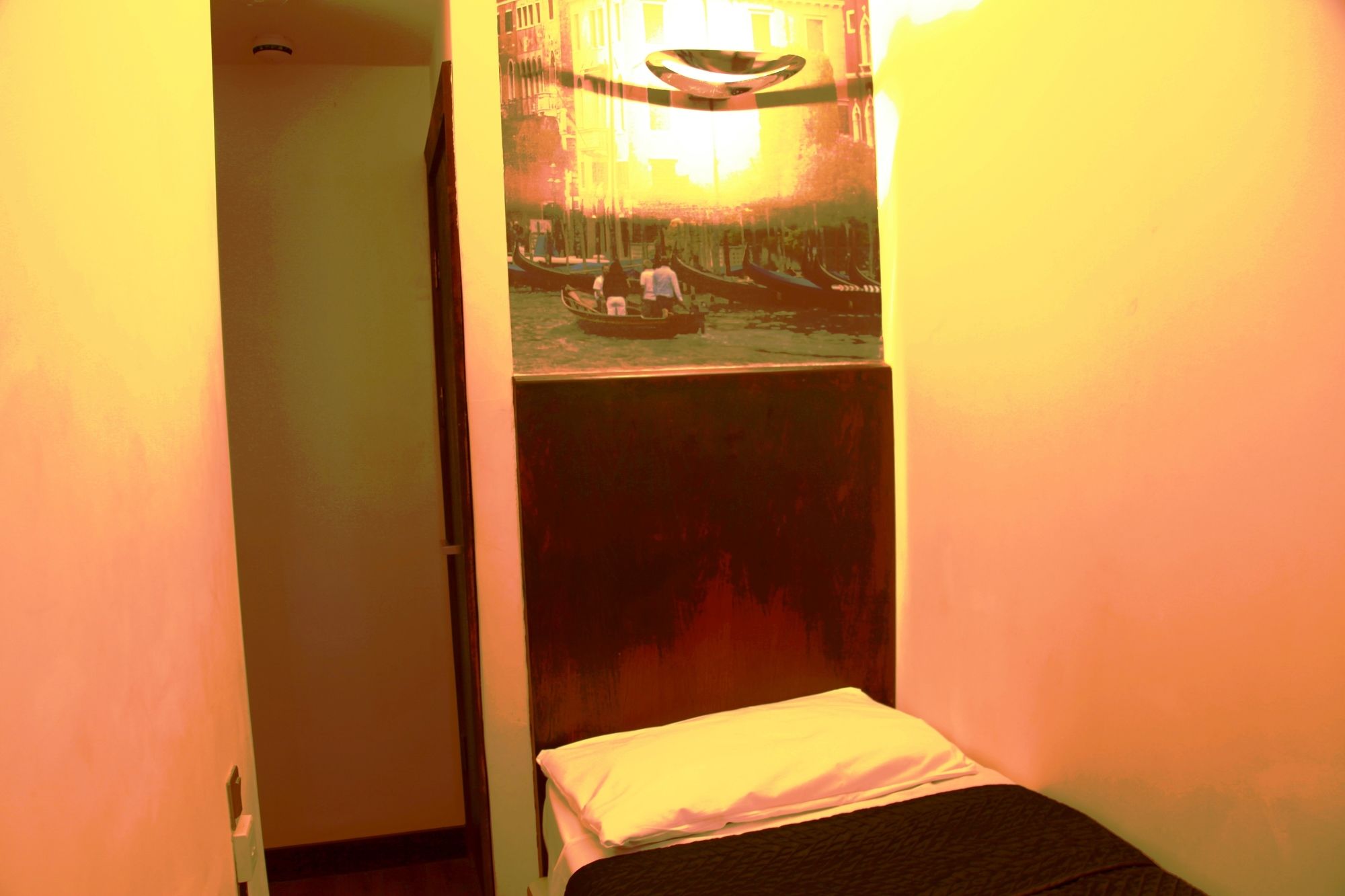 Фото Exhibition Court Hotel 4