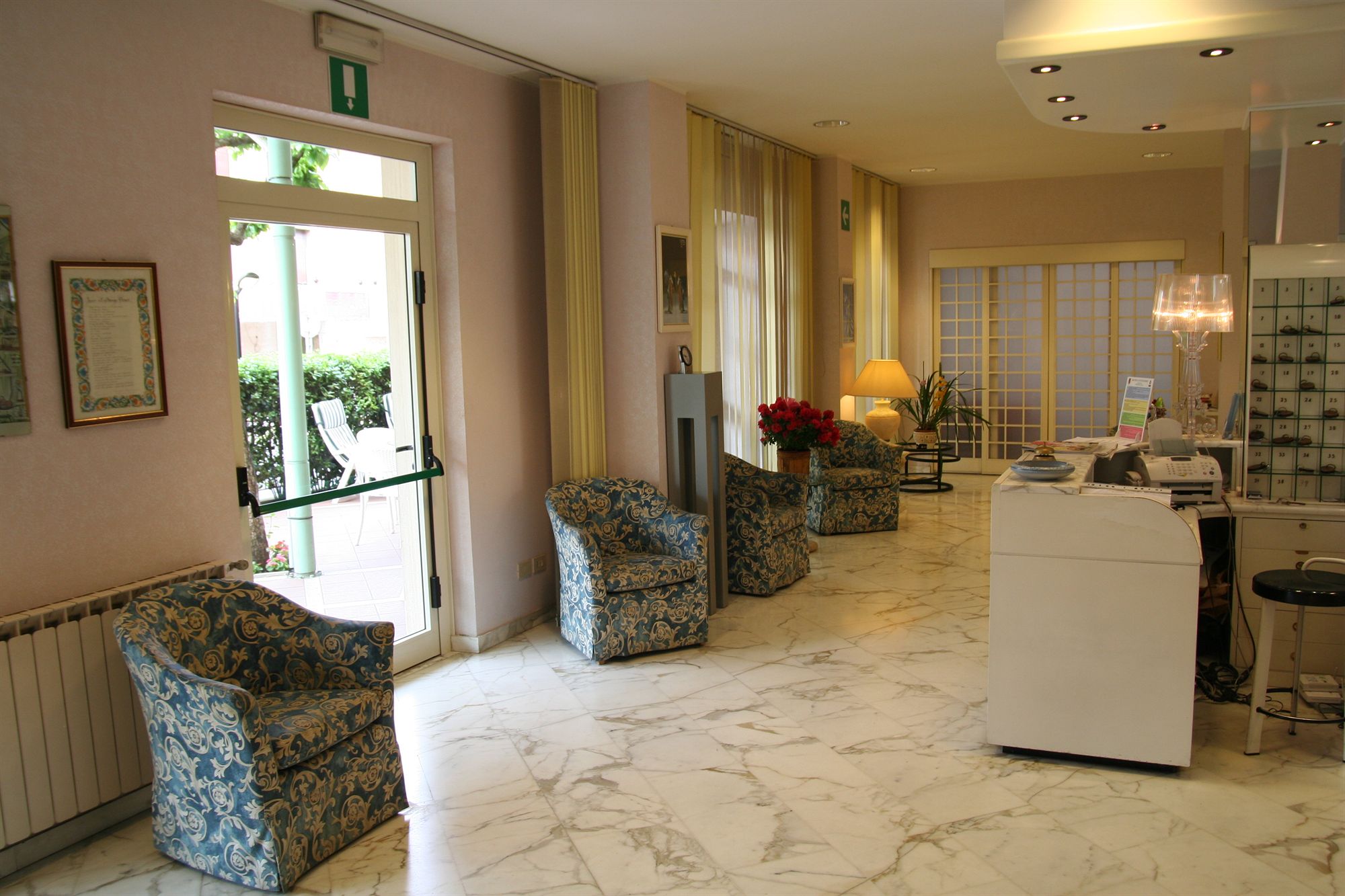 Фото Hotel Elena