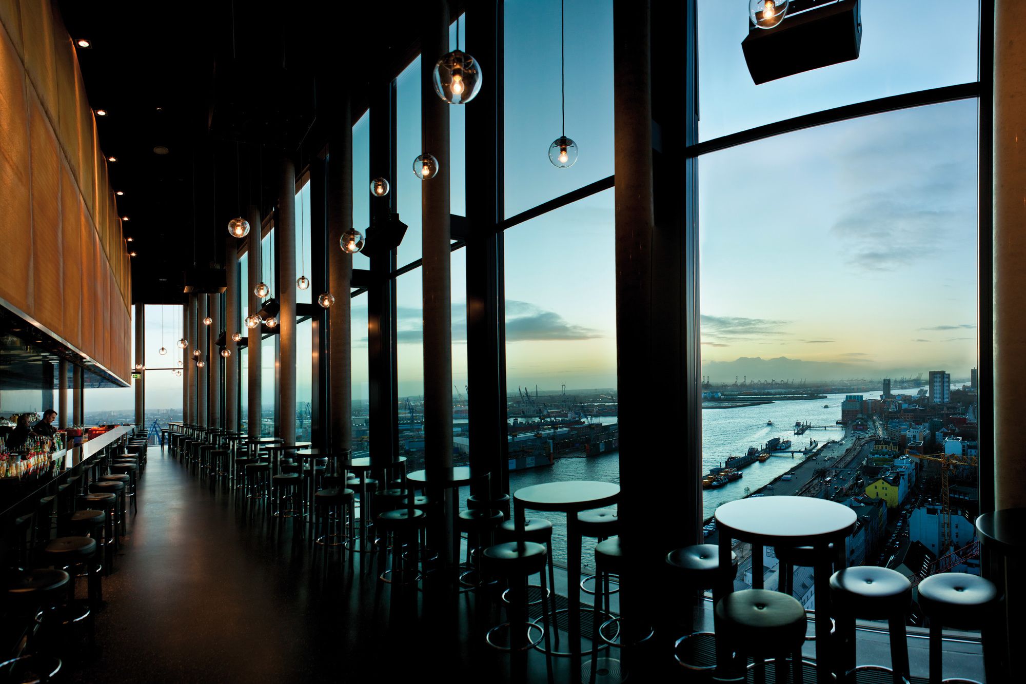 Фото Empire Riverside Hotel