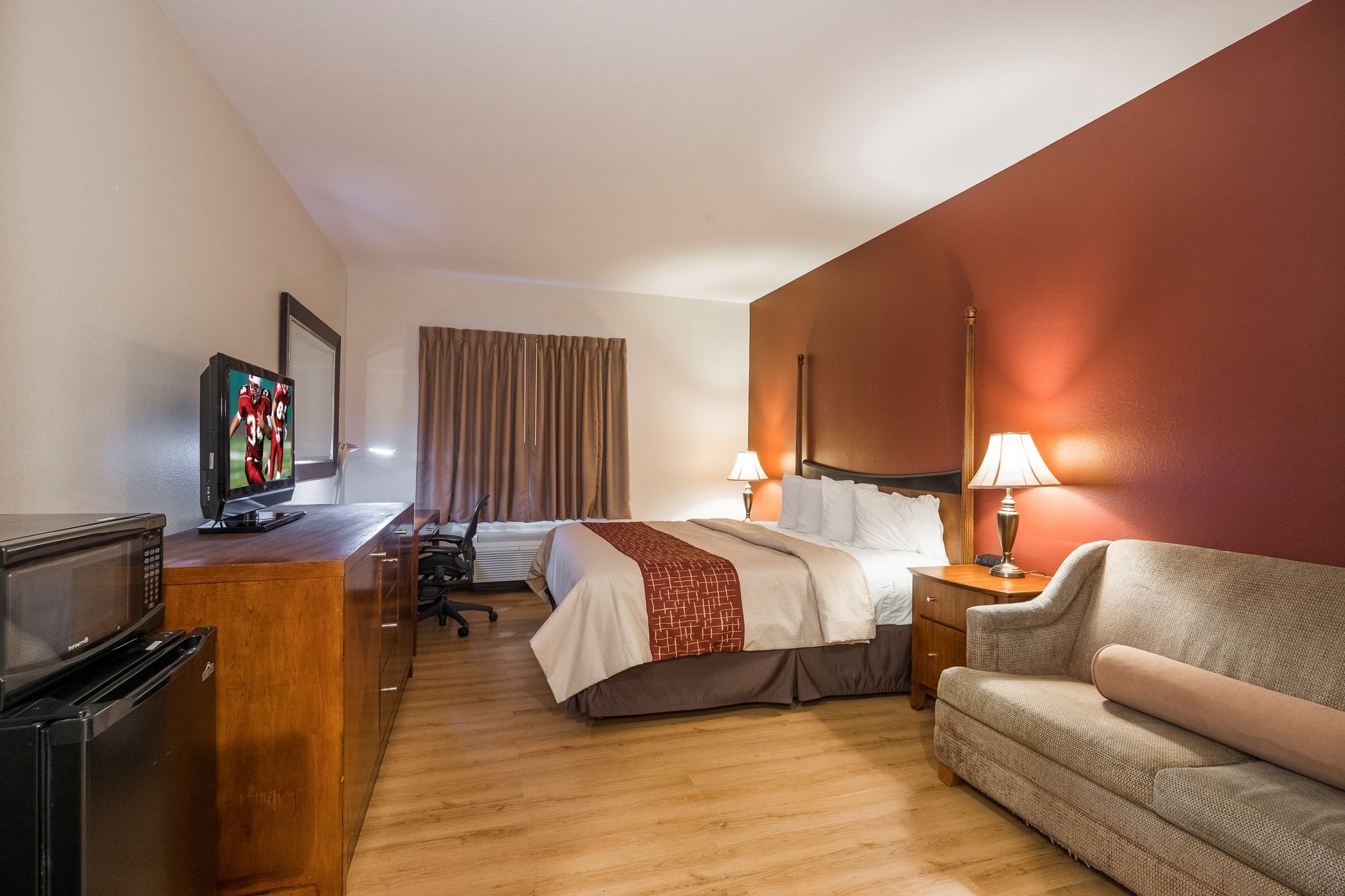 Фото Red Roof Inn & Suites Biloxi