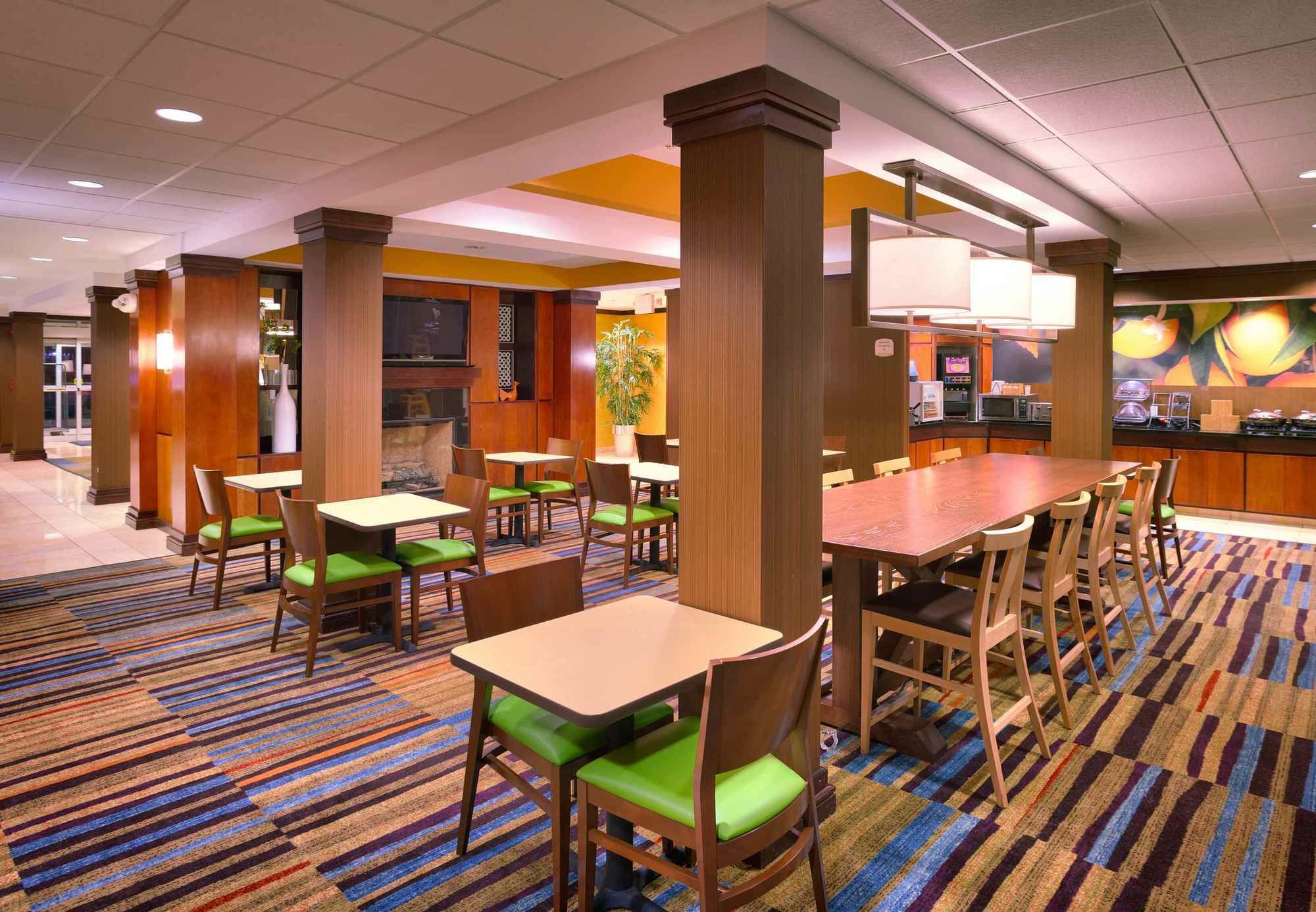 Фото Fairfield Inn & Suites by Marriott Gillette