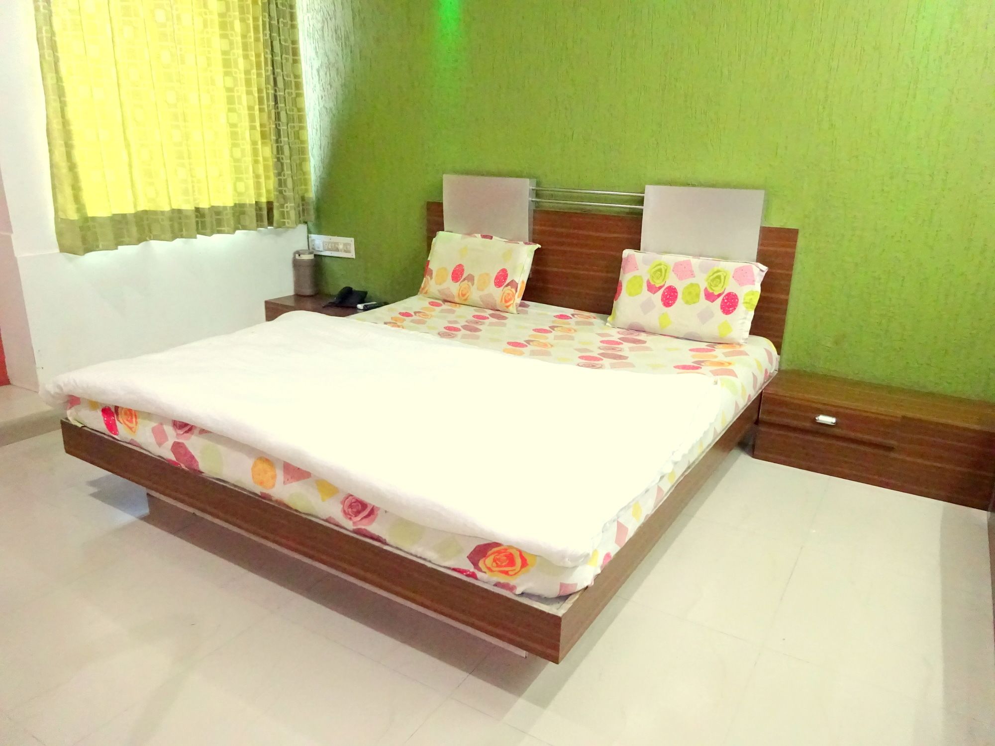 Фото Отель Vasundhra