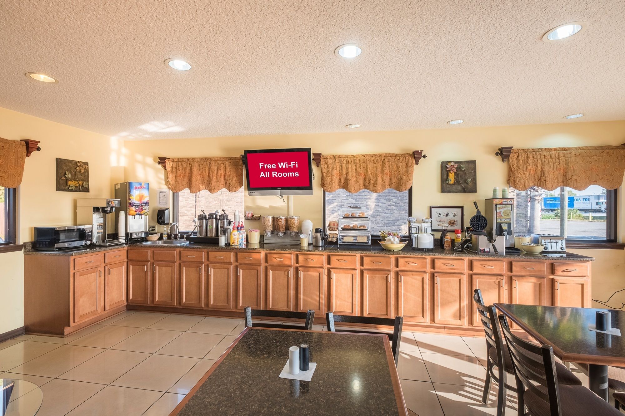 Фото Red Roof Inn Baldwin