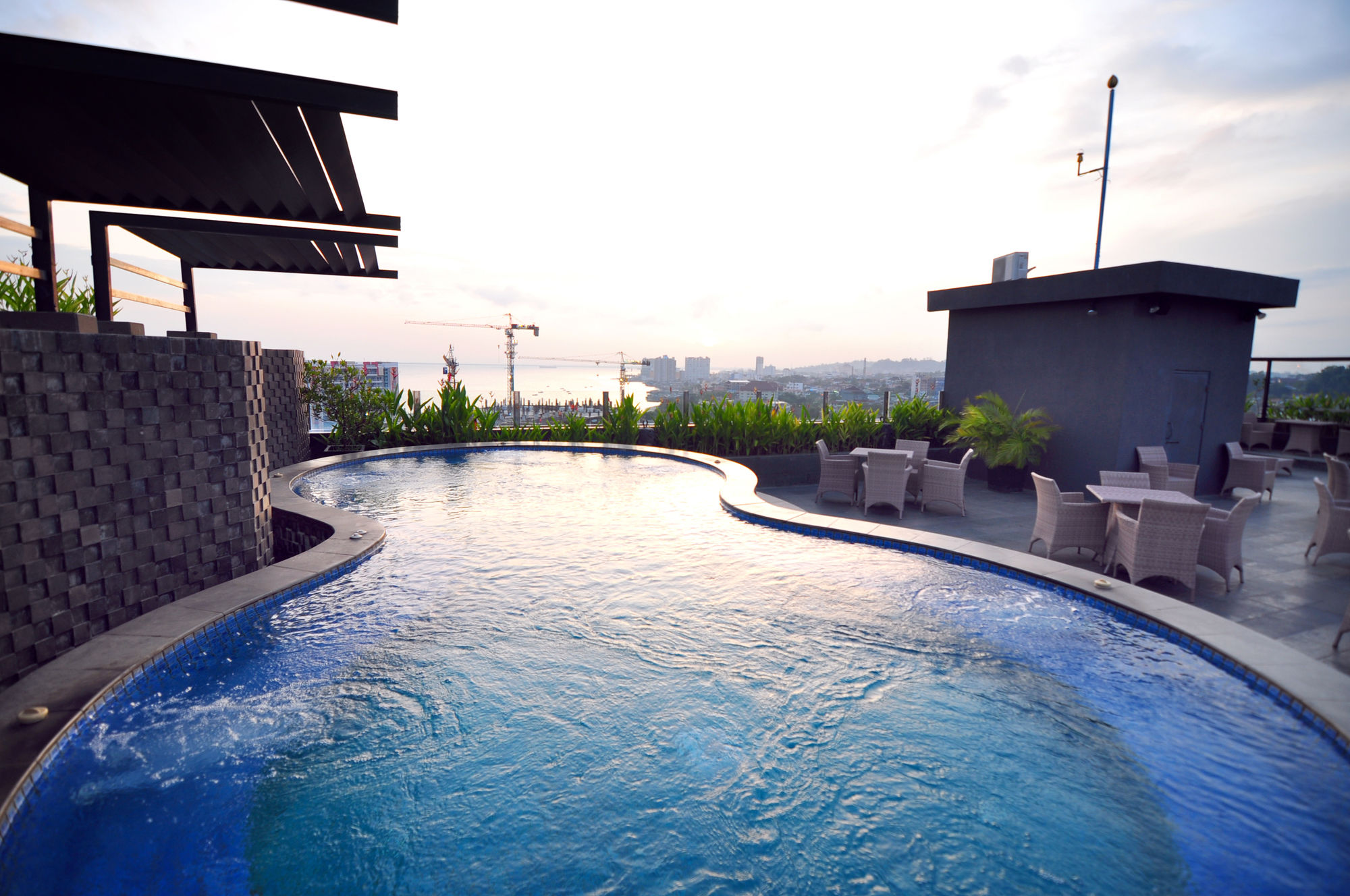 Фото Grand Jatra Hotel Balikpapan