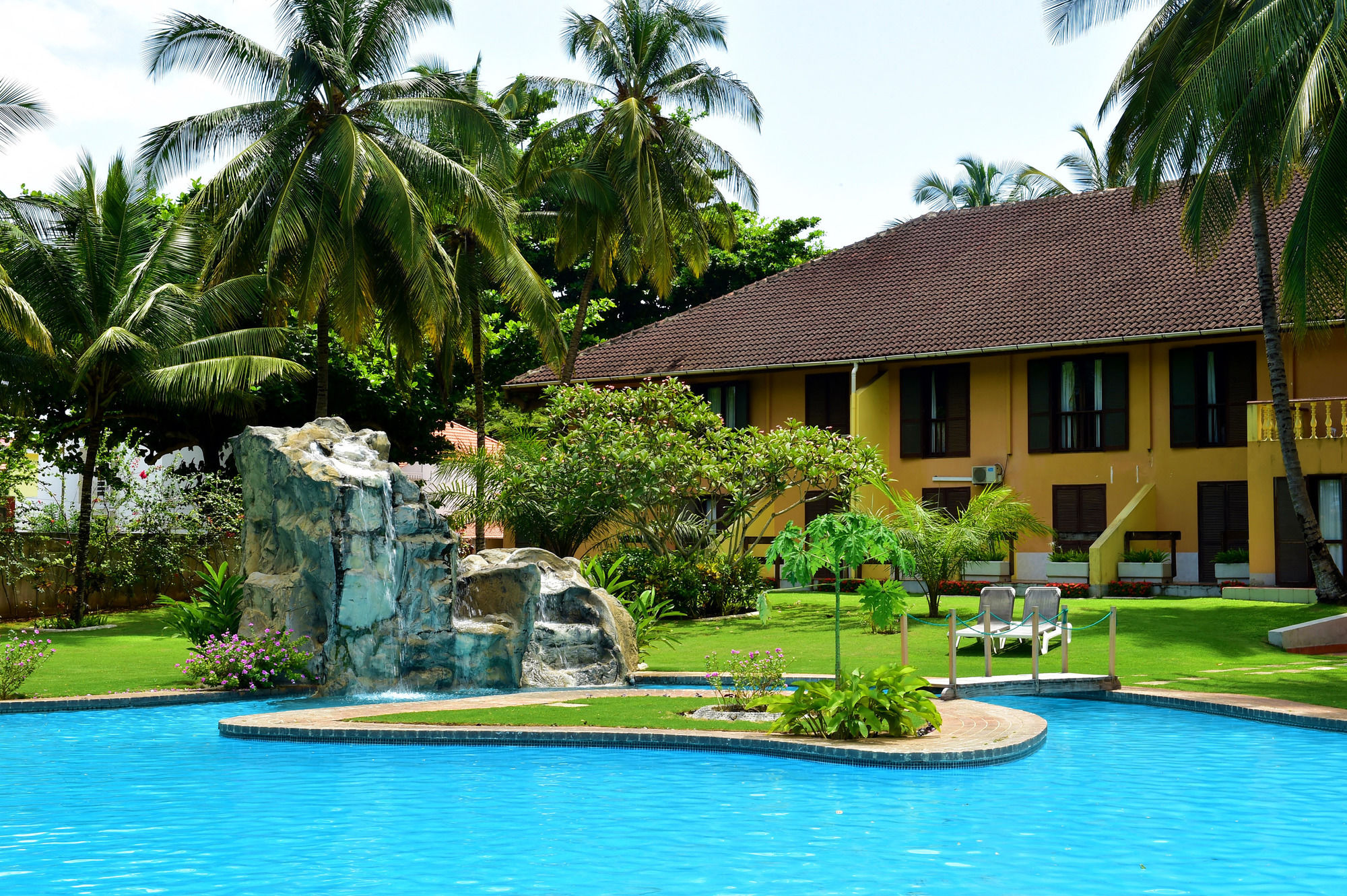 Фото отеля 1