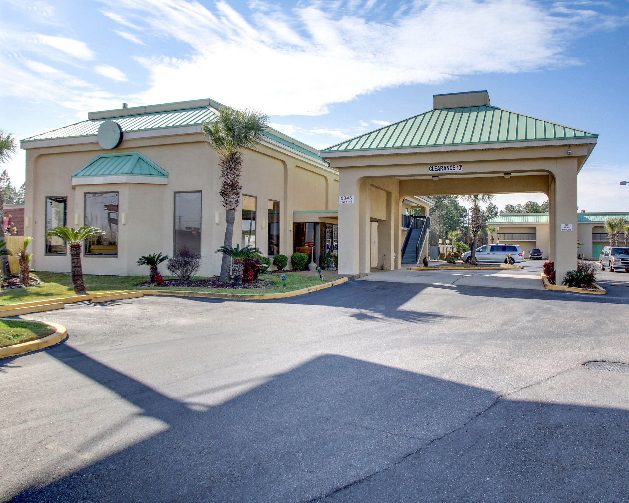 Фото Econo Lodge Inn & Suites