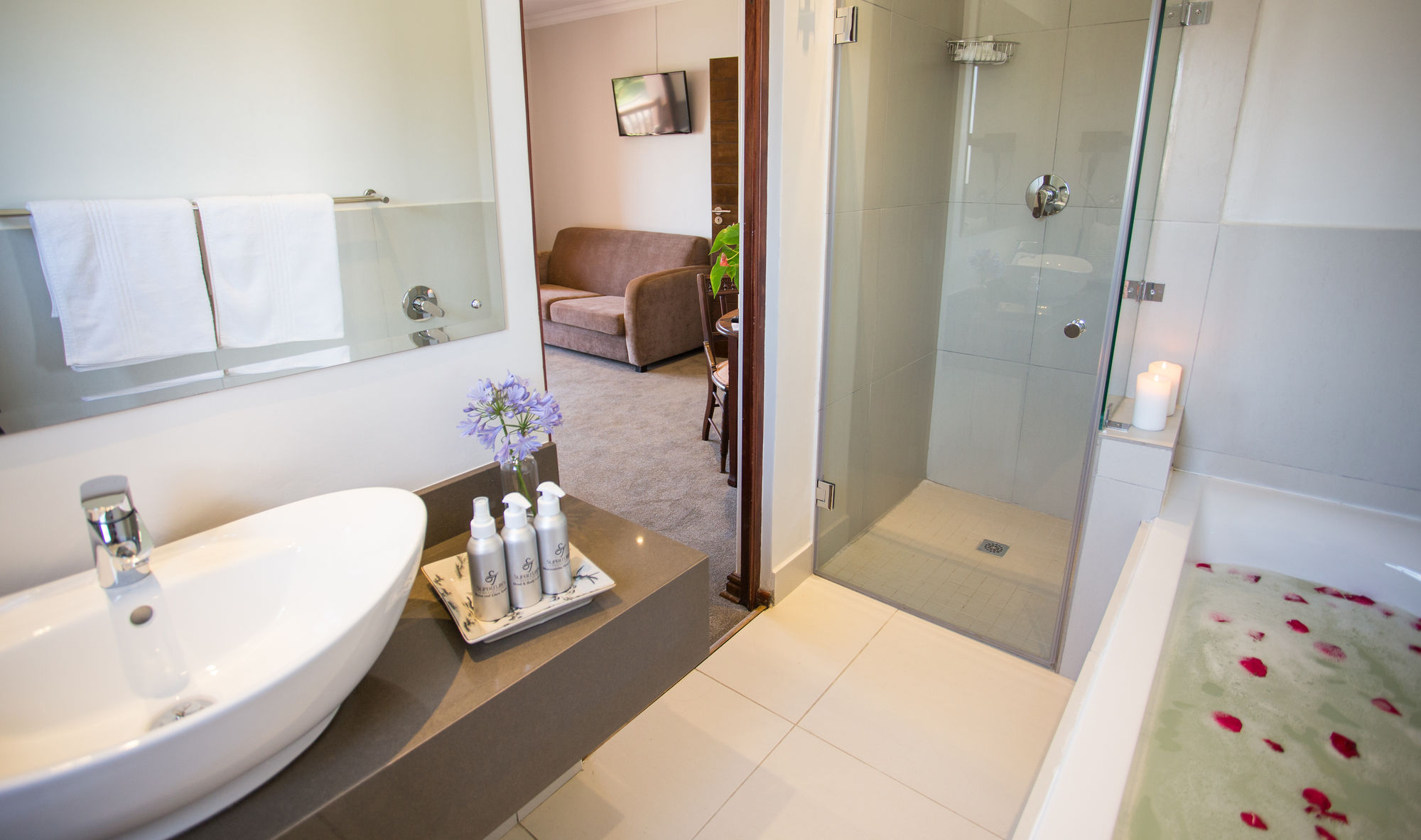 Фото Super Tubes Guesthouse