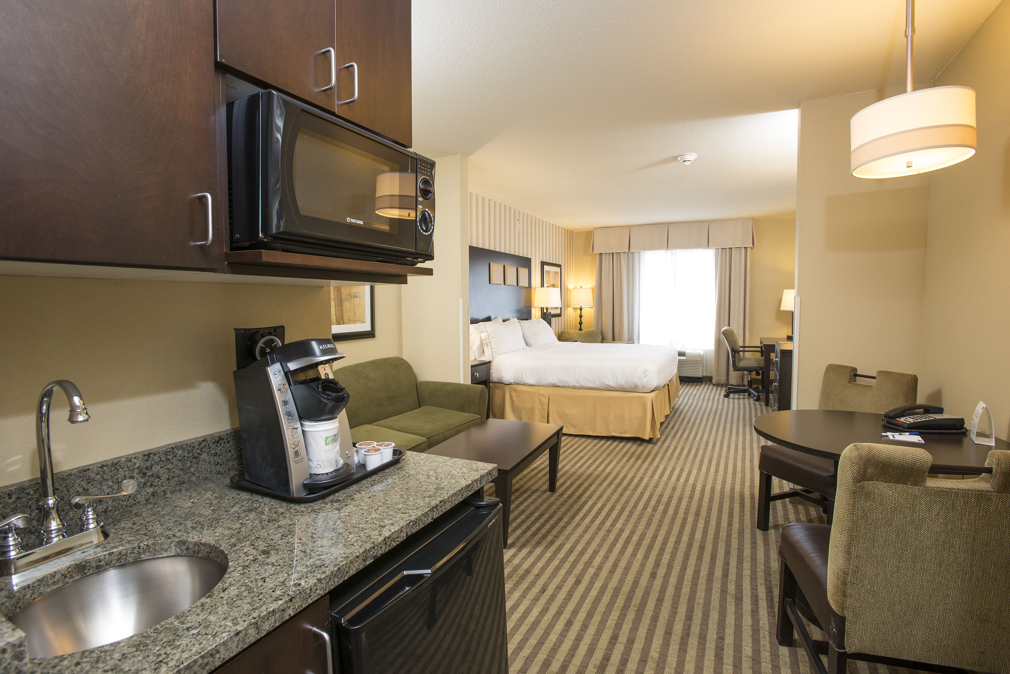 Фото Holiday Inn Express Hotel & Suites Richwood-Cincinnati South, an Ihg Hotel
