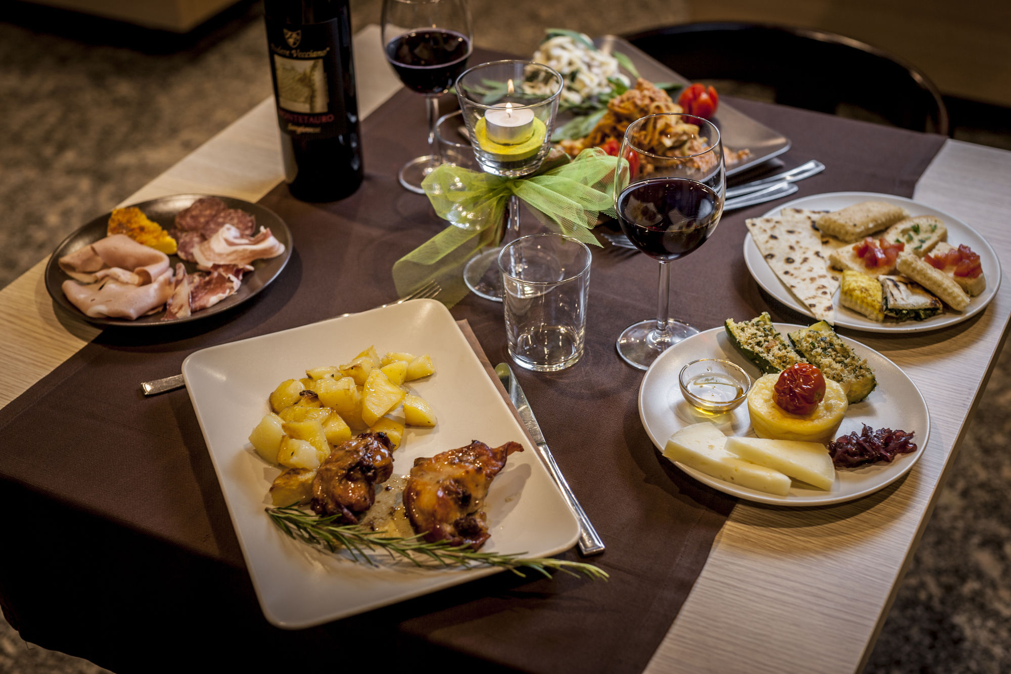 Фото Polo Younique Hotel