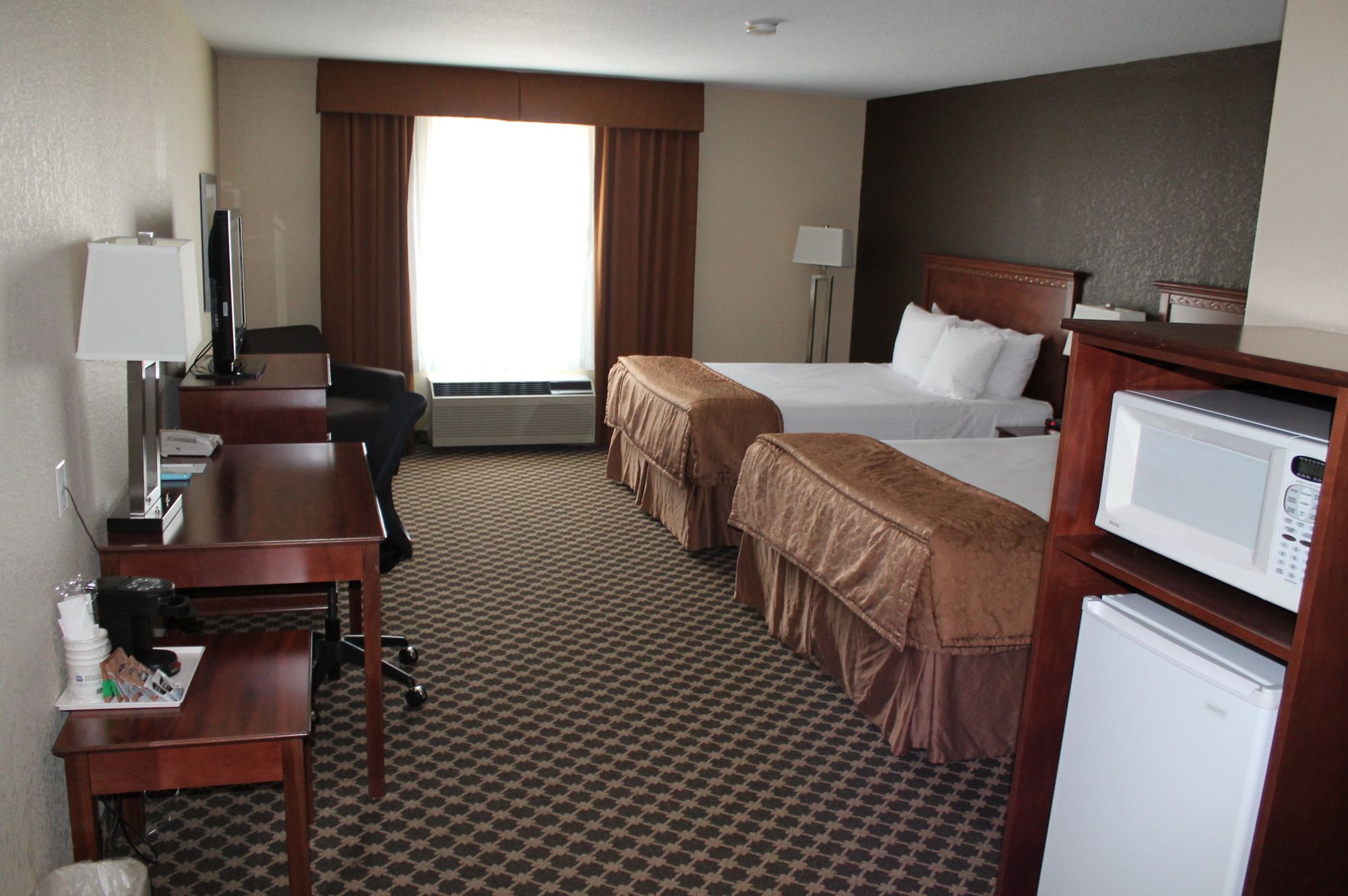 Фото Best Western Strathmore Inn