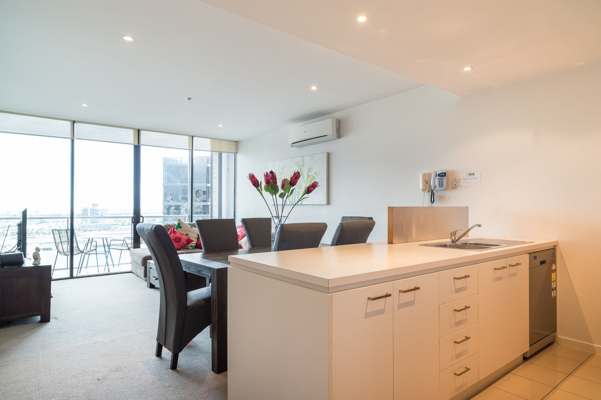 Фото Akom At Docklands