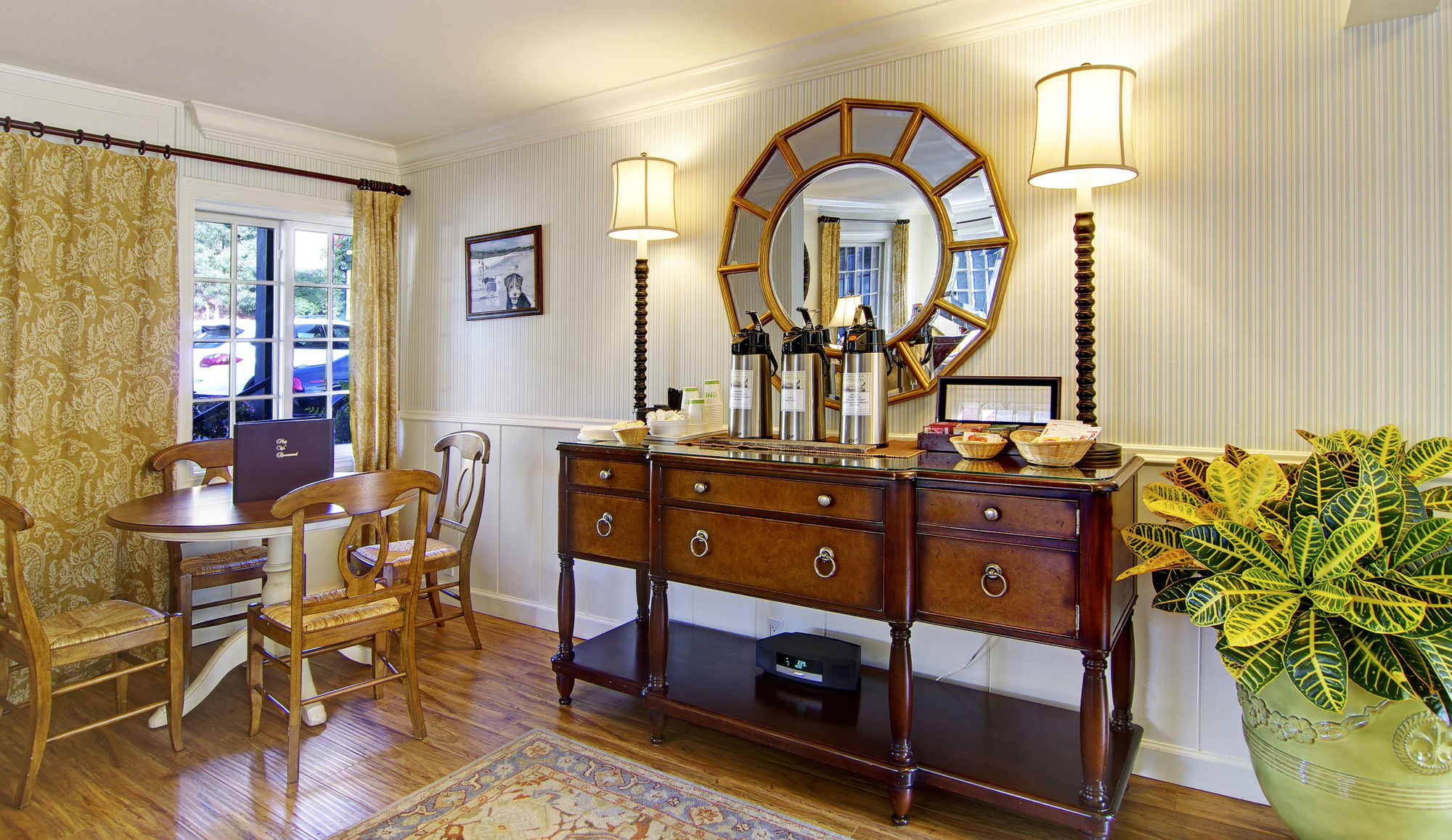 Фото Wayside Inn