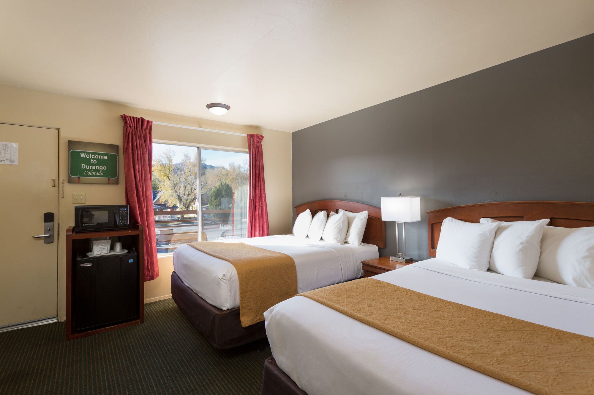 Фото Econo Lodge Inn & Suites Durango
