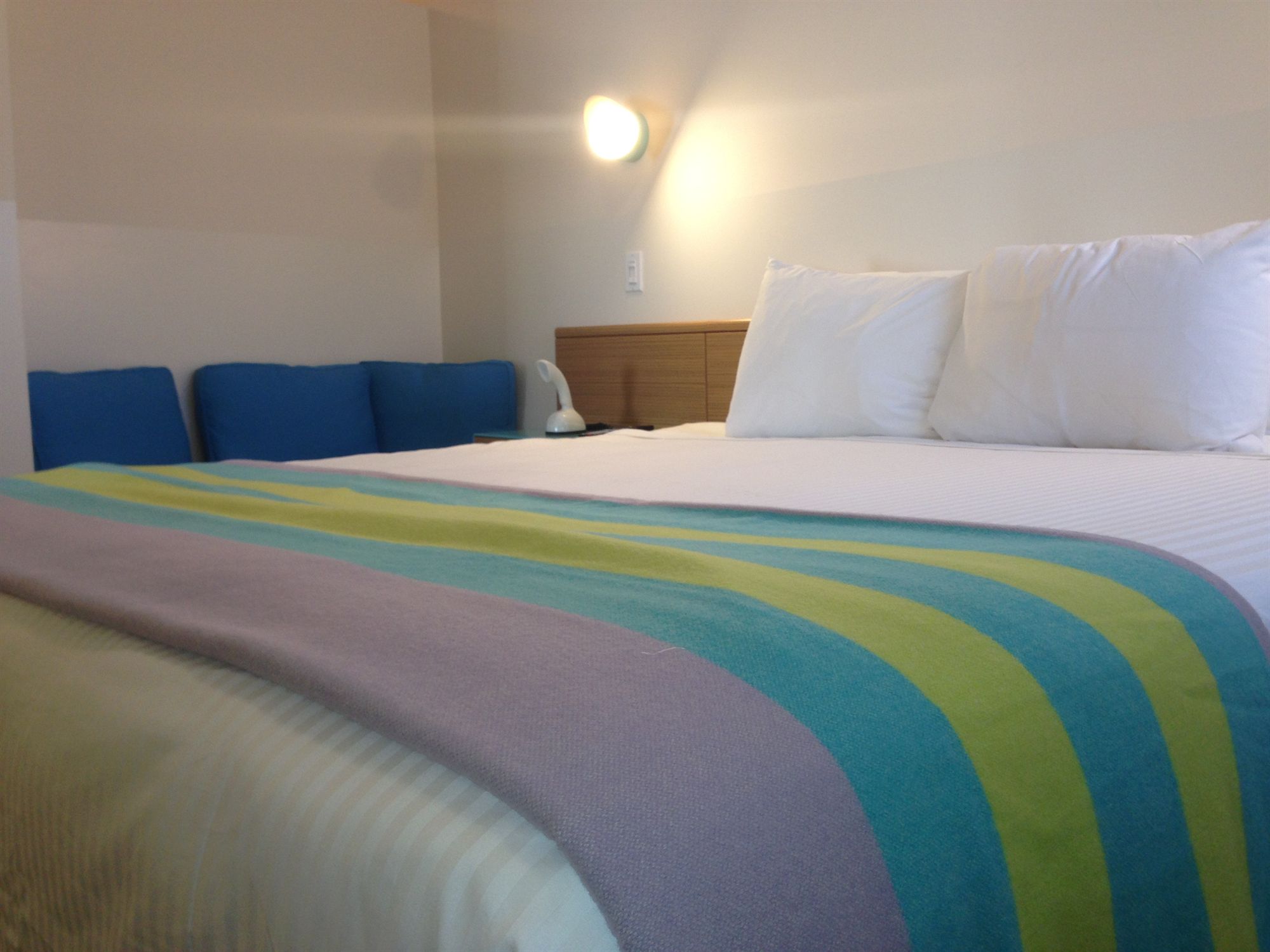 Фото Beverly Laurel Hotel