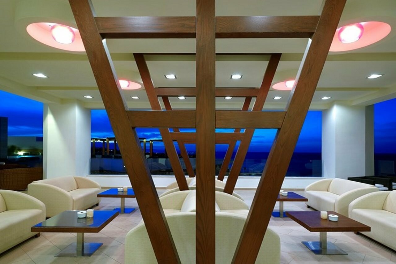 Фото The Royal Blue