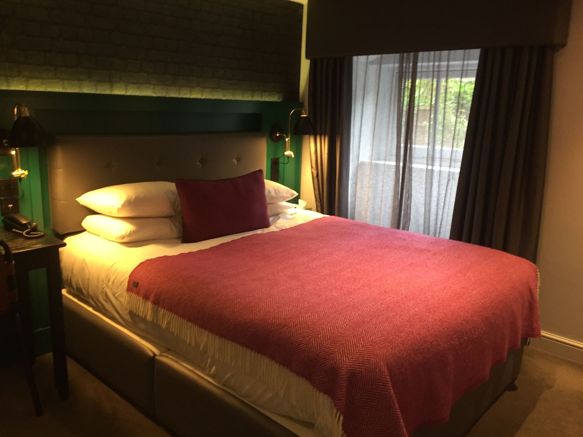 Фото The Churchill Hotel