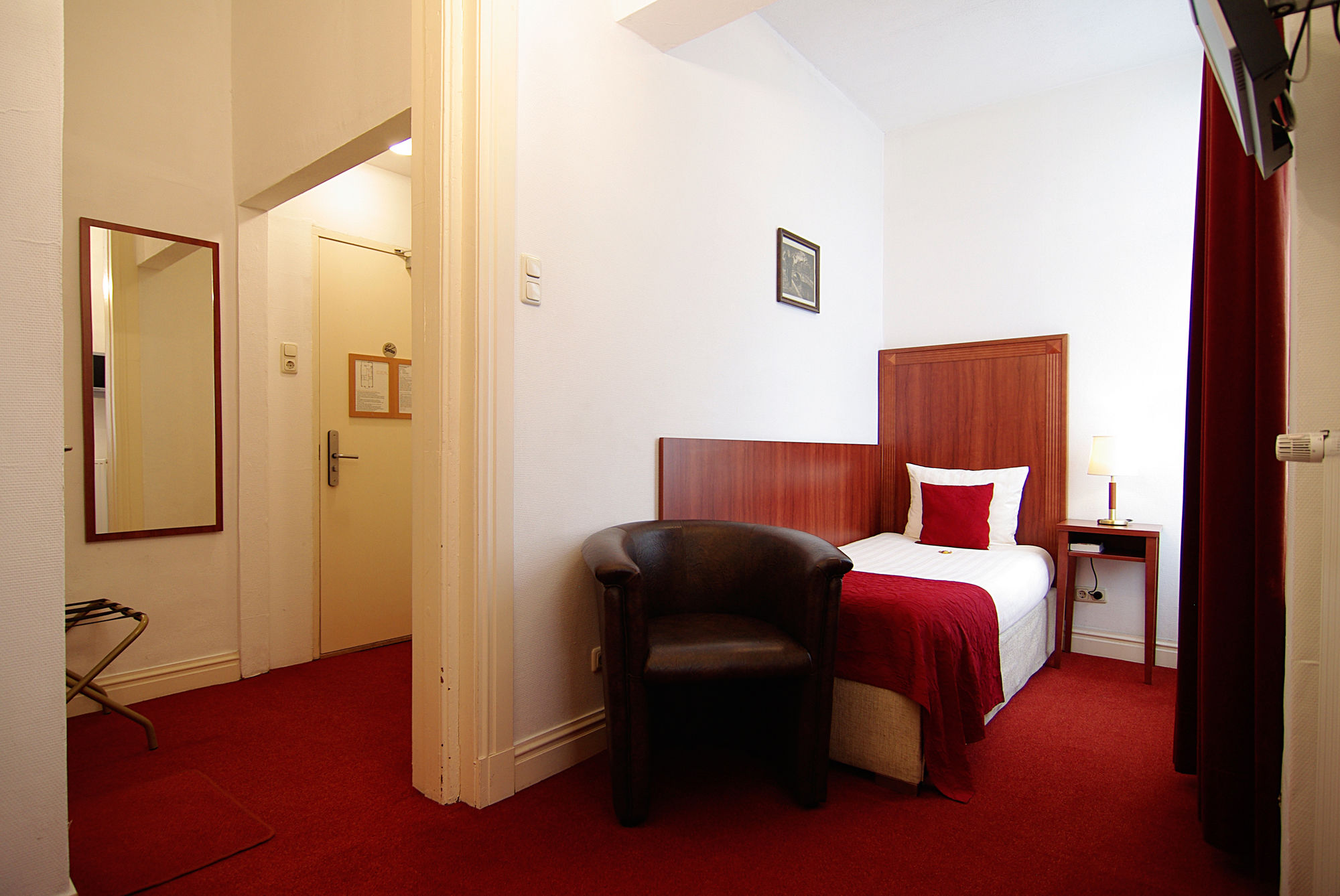 Фото Hotel Parklane