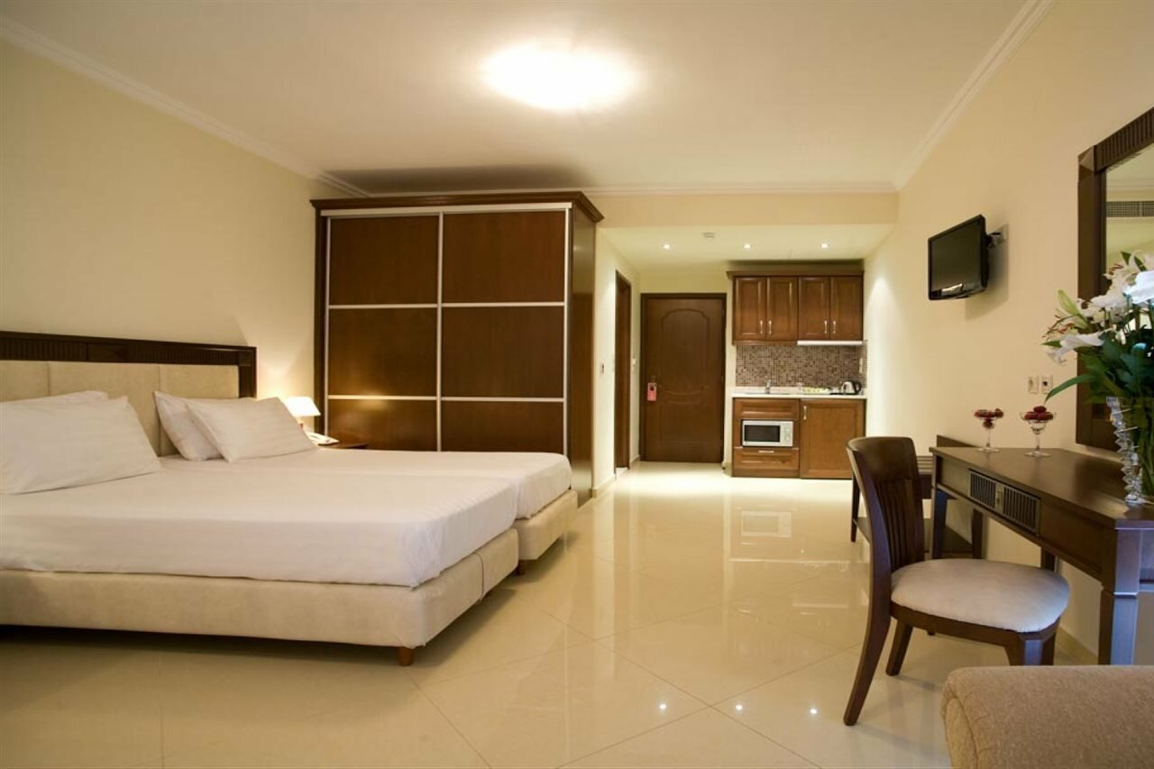 Фото Royal Nidri Hotel & Apartments