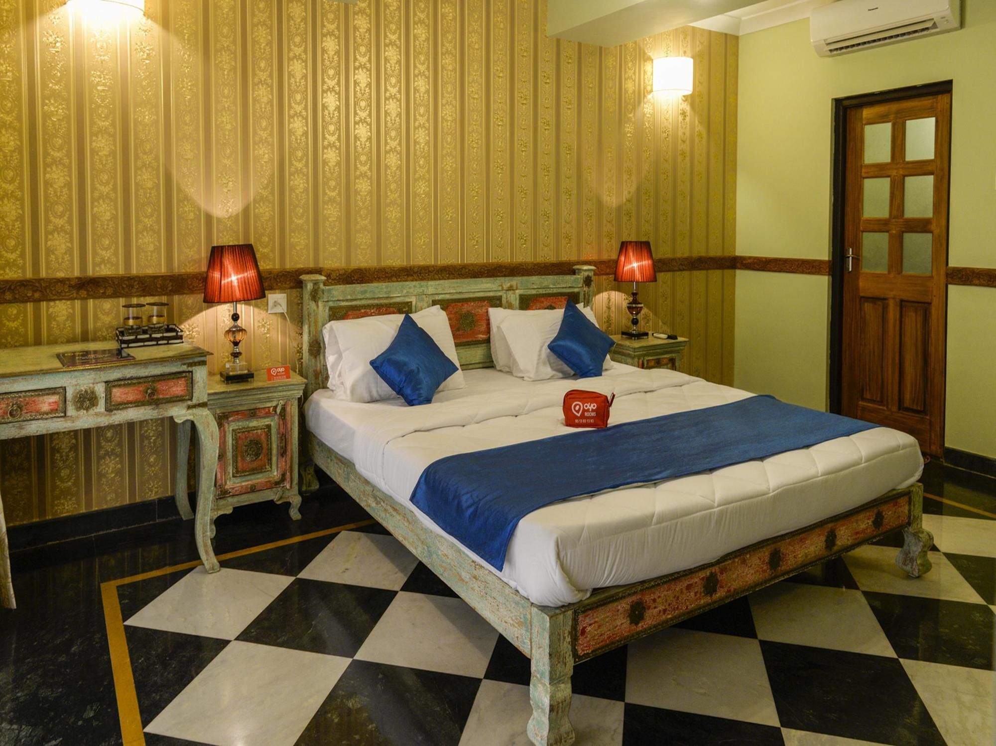 Фото Stone Wood River Front