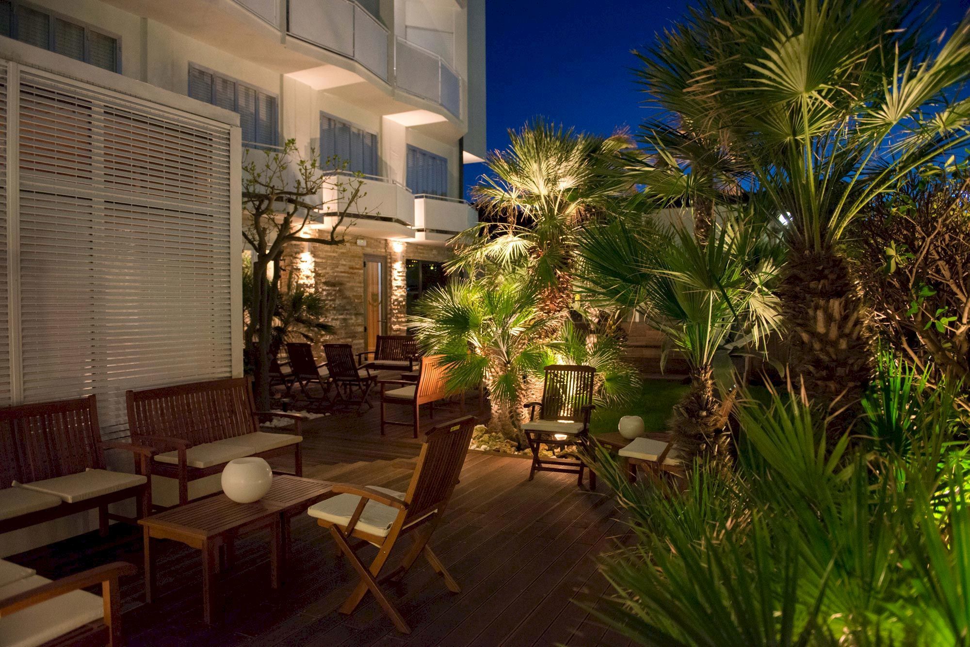 Фото Rouge Hotel International