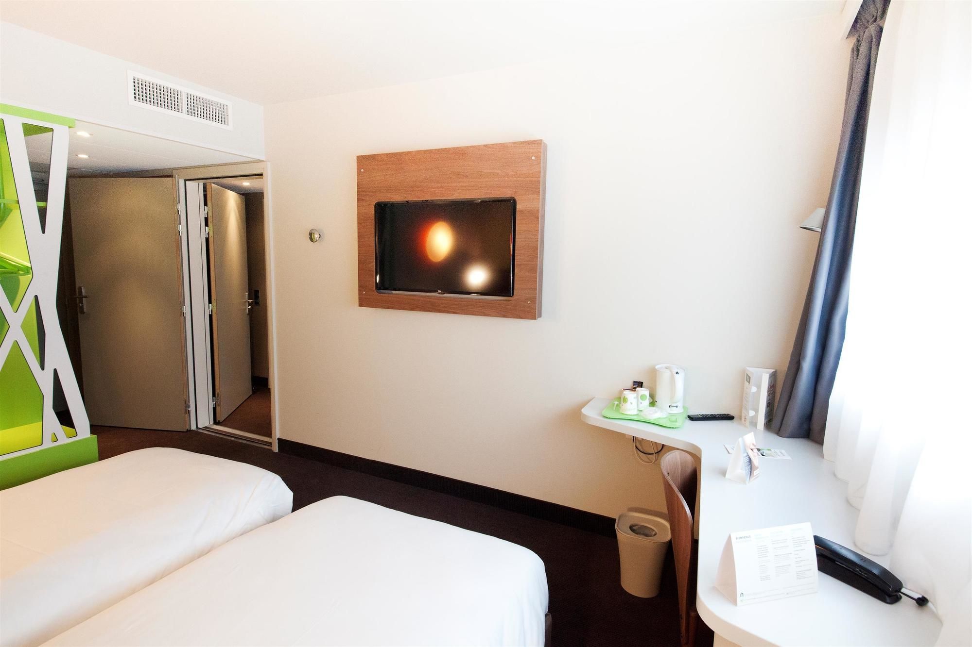 Фото Campanile Clermont Ferrand Centre