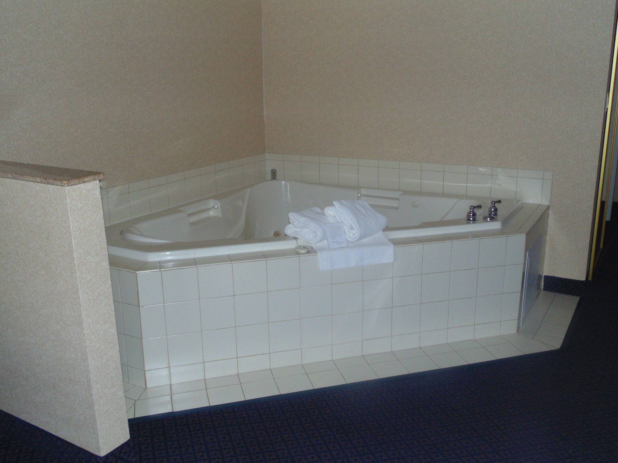 Фото Lakeside Resort and Conference Center