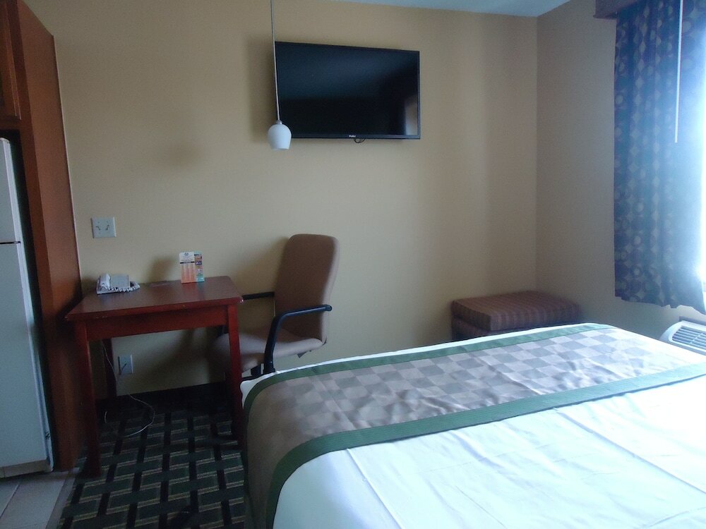 Фото Town House Extended Stay Hotel Downtown