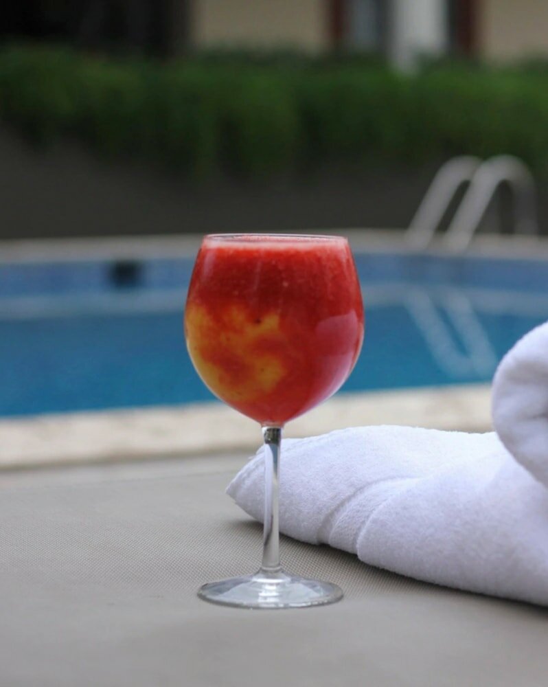 Фото Plaza Hotel and Suites