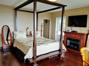 Апартаменты Hilltop Vacation Rental