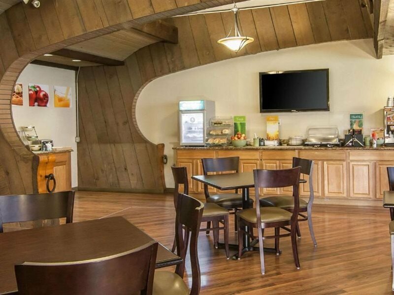 Фото Quality Inn & Suites at Coos Bay