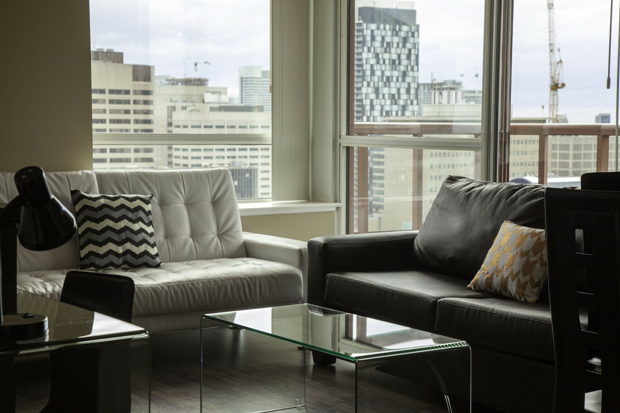 Фото Canada Suites - 832 Bay St