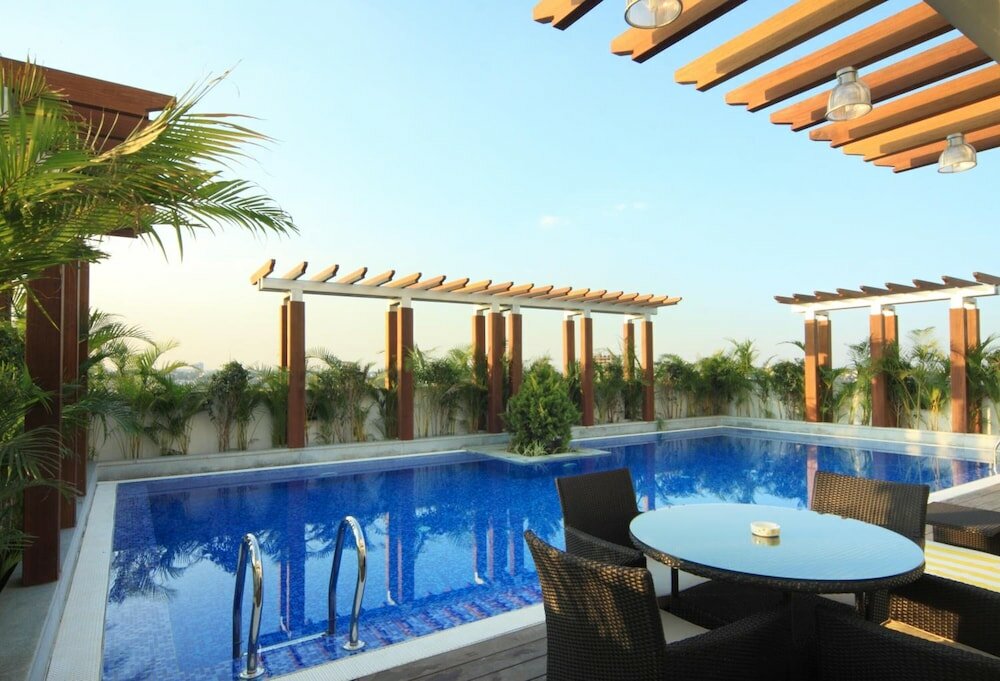 Фото Lemon Tree Premier, Ulsoor Lake, Bengaluru