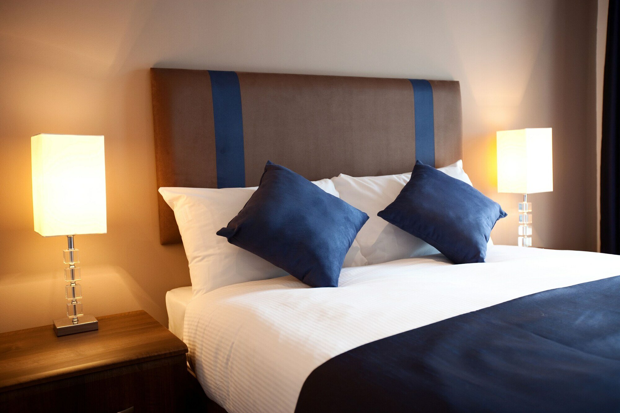 Фото The Spires Serviced Apartments Glasgow