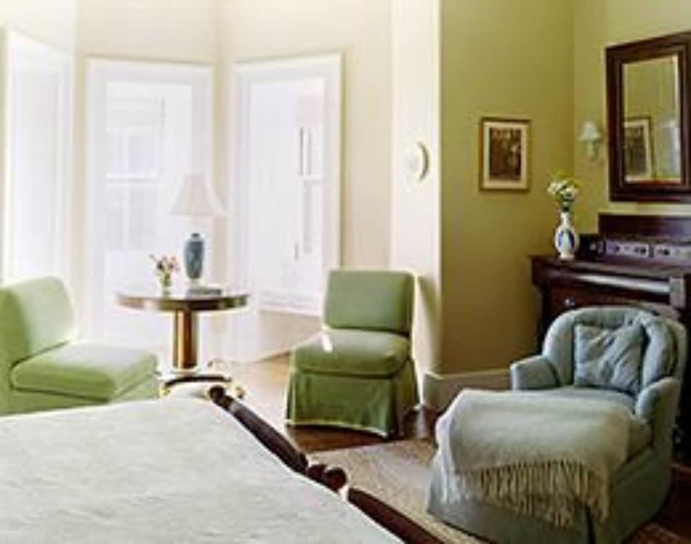 Фото The College Club of Boston