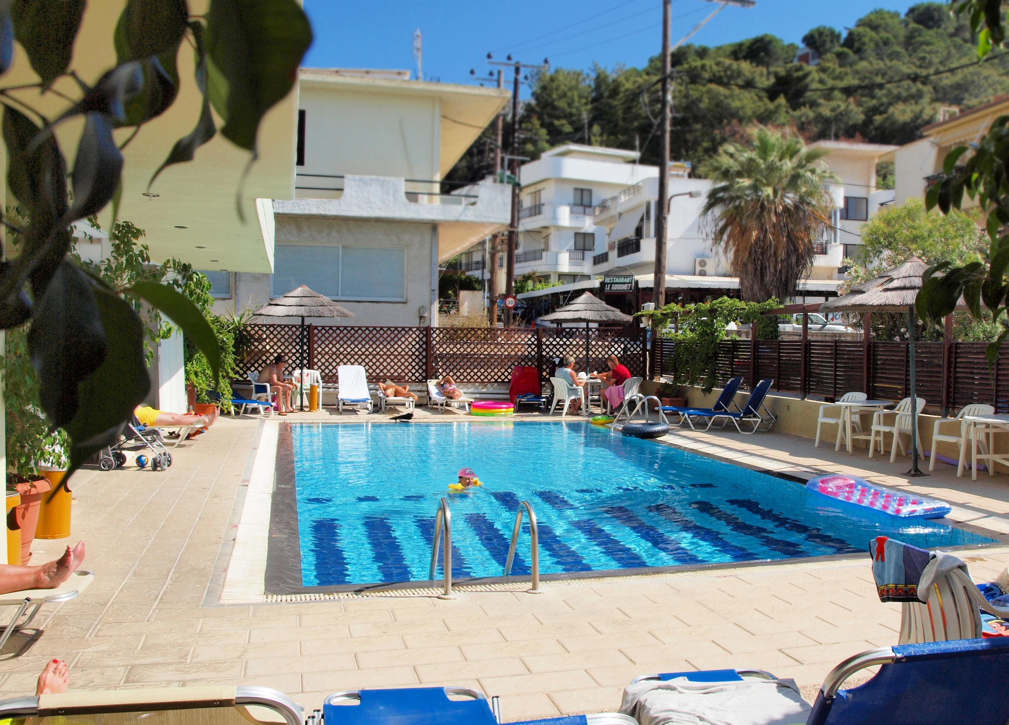 Фото Caravel Apartment Hotel