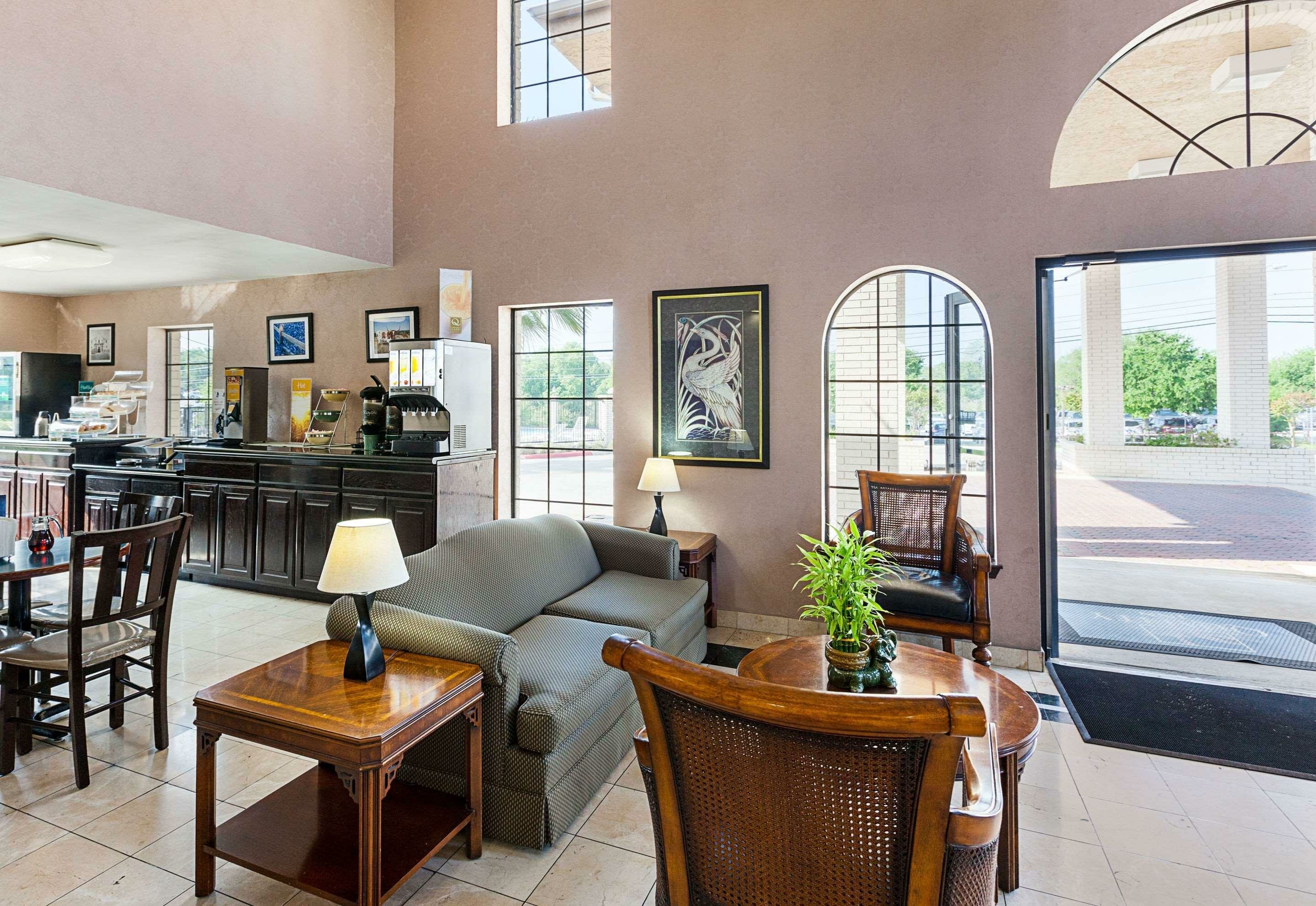 Фото Quality Inn Near Medical Center