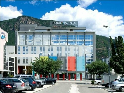 Гостиница Four Points by Sheraton Bolzano в Больцано