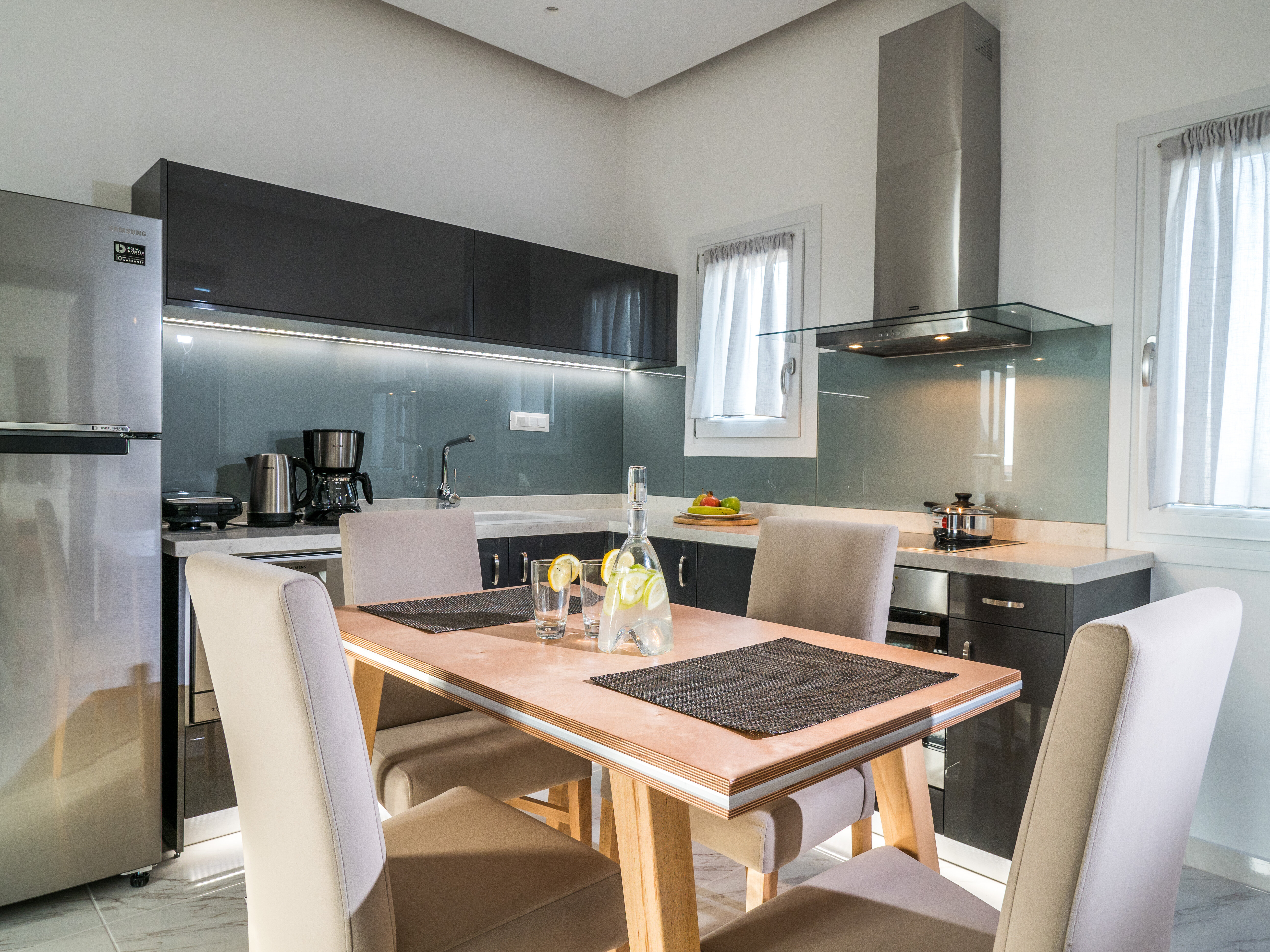 Фото Elysian Suites