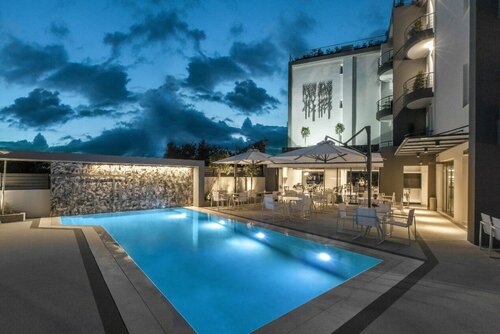 Гостиница Garden City Resort в Каламате