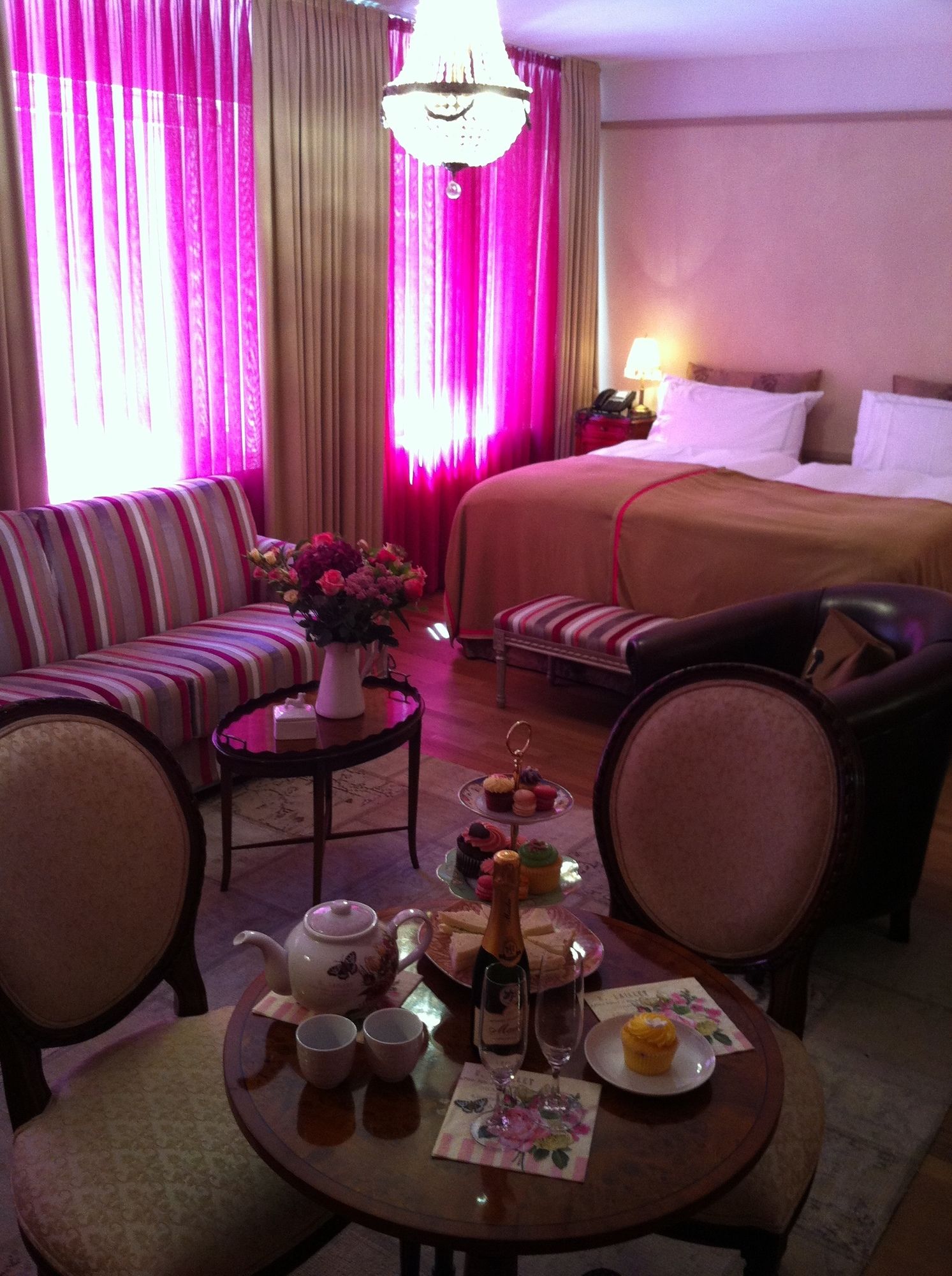 Фото Townhouse Boutique Hotel