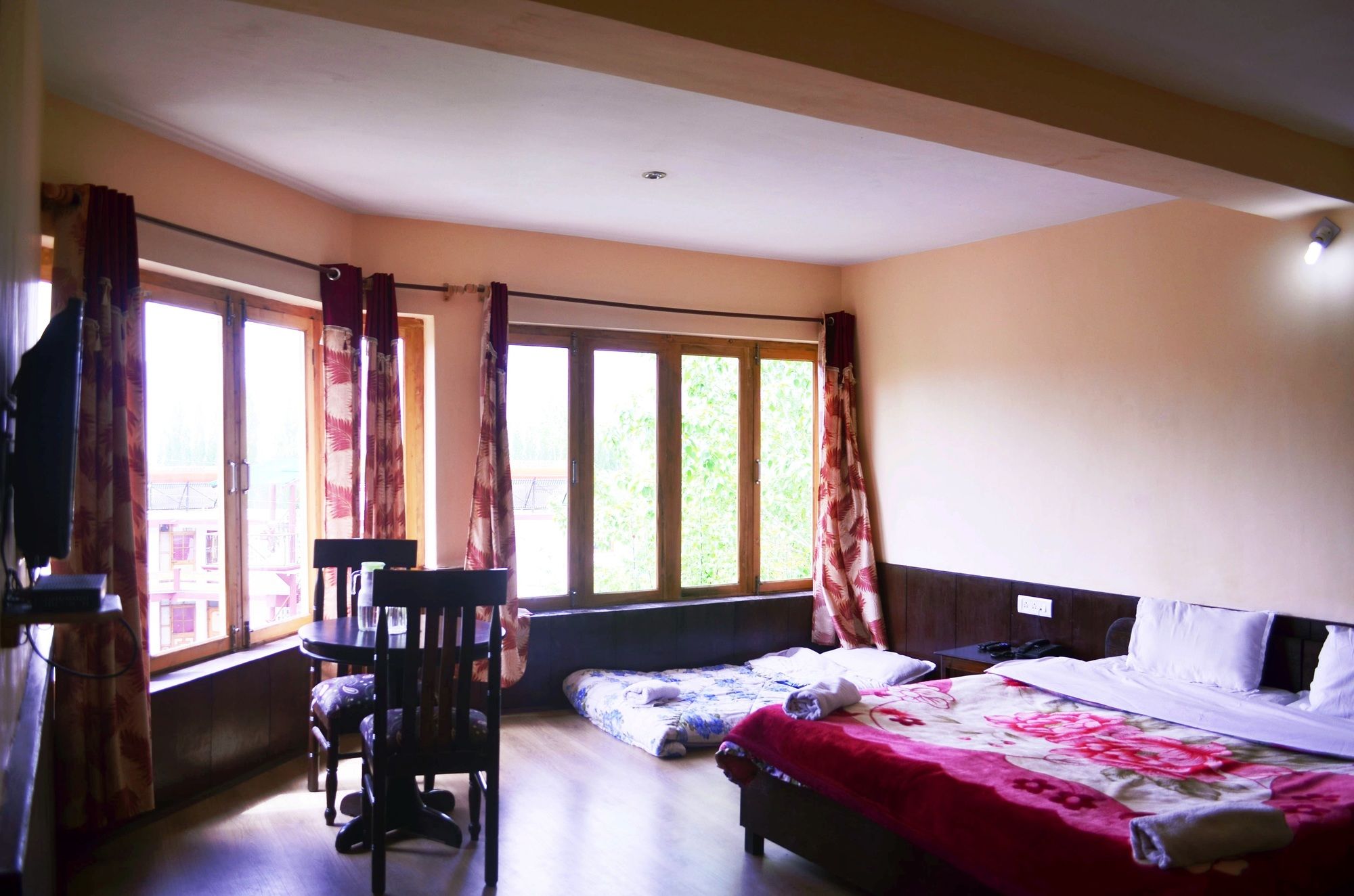 Фото Beyond Stay - Hotel kanika Himalayan View